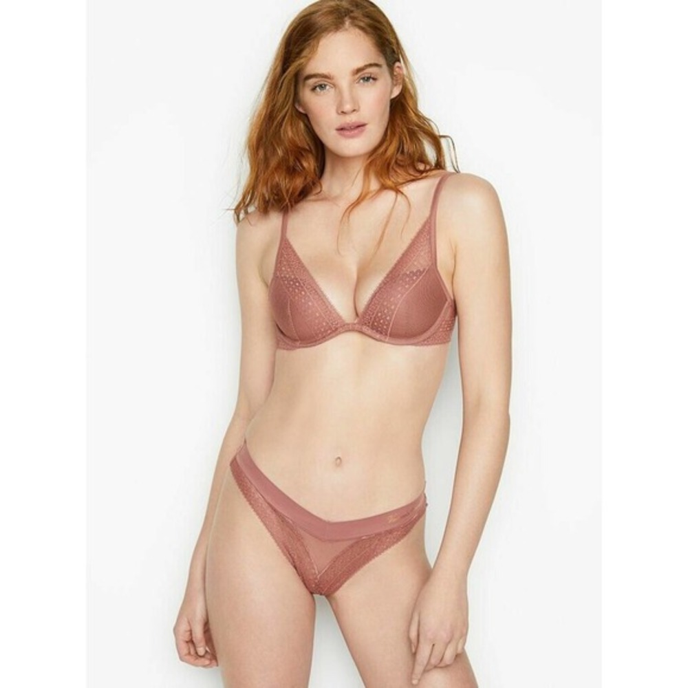 NWT Victoria's Secret Incredible Lightly Lined Plunge Lace Bra size 34DD Rose
